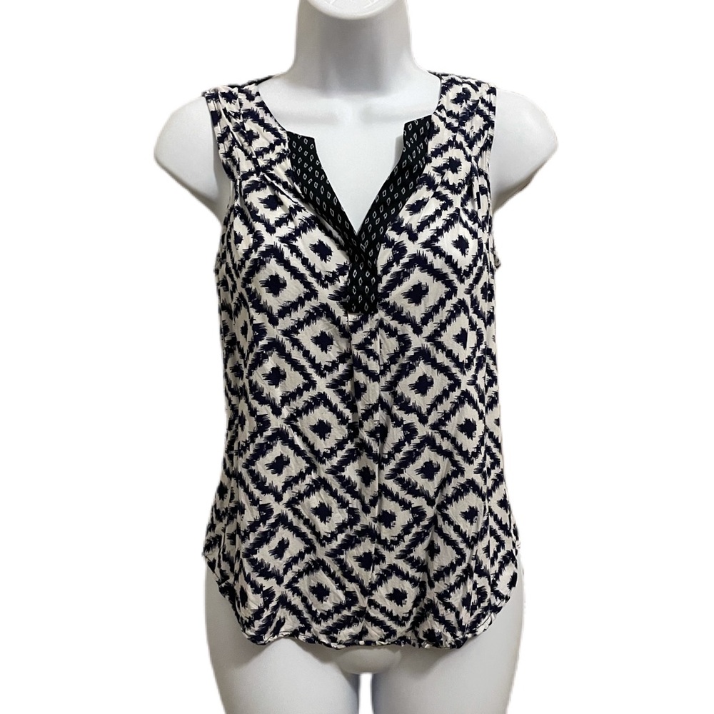 Skies Are‎ Blue top